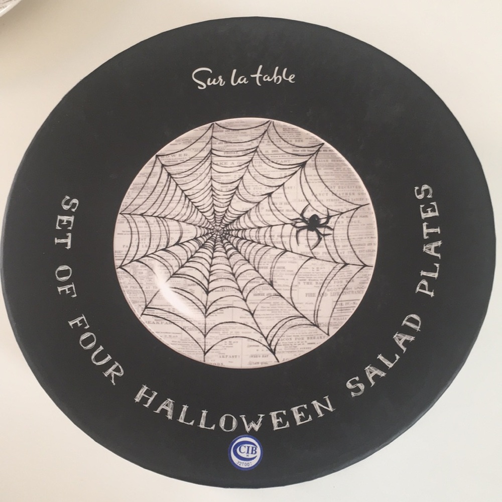 SOLD ✅ Sur La Table HALLOWEEN 👻 Plates NEW - Picture 1 of 9